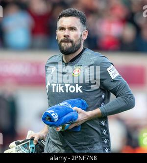 Wrexham, Wrexham County Borough, Wales, 18. April 2023. Wrexham Torwart Ben Foster, während des Wrexham Association Football Club V Yeovil Town Football Club auf dem Rennplatz in der Vanarama National League. (Bild: ©Cody Froggatt/Alamy Live News) Stockfoto