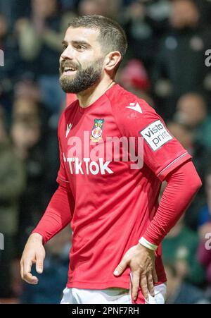 Wrexham, Wrexham County Borough, Wales, 18. April 2023. Wrexhams Elliot Lee, während des Wrexham Association Football Club V Yeovil Town Football Club auf dem Rennplatz, in der Vanarama National League. (Bild: ©Cody Froggatt/Alamy Live News) Stockfoto