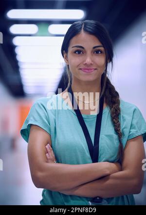 Porträt einer lächelnden Technikerin Stockfoto