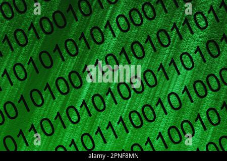 Binärcode auf dem Bildschirm Stockfoto