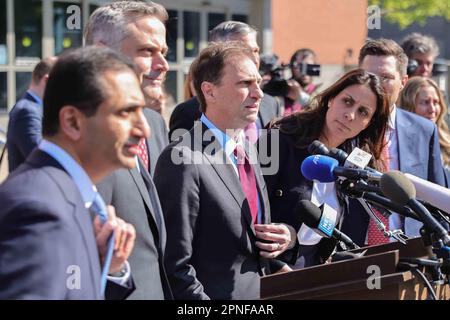 Wilmington, Delaware, USA. 18. April 2023. Dominion Anwalt JUSTIN NELSON kündigt einen Vergleich mit Fox News über $787 Millionen Dollar während einer Pressekonferenz vor dem Leonard Williams Justice Center an, wo Dominion FOX News wegen Verleumdung im Delaware Superior Court verklagte. (Kreditbild: © Saquan Stimpson/ZUMA Press Wire) NUR REDAKTIONELLE VERWENDUNG! Nicht für den kommerziellen GEBRAUCH! Stockfoto