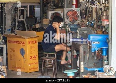 SAMUT PRAKAN, THAILAND, MÄRZ 06 2023, Werkstatt für den Service von Industrielüftern Stockfoto