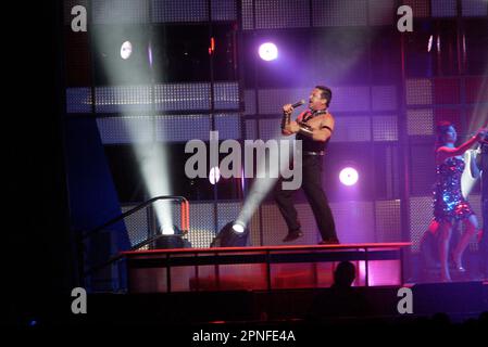 Ignatius Jones tritt im Countdown Spectacular in der Acer Arena auf, ein Konzert, das die Musical-Darbietungen aus dem australischen Fernsehen „Countdown“ in den 1970er und 1980er Jahren wiedergibt. Sydney, Australien. 24.08.07. Stockfoto