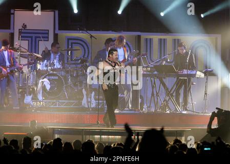 Ignatius Jones tritt im Countdown Spectacular in der Acer Arena auf, ein Konzert, das die Musical-Darbietungen aus dem australischen Fernsehen „Countdown“ in den 1970er und 1980er Jahren wiedergibt. Sydney, Australien. 24.08.07. Stockfoto