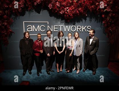 New York, Usa. 18. April 2023. Dan McDermott, Jeffrey Dean Morgan, Lauren Cohan, Kristin Dolan, Norman Reedus, Kim Kelleher und Andrew Lincolntreffe am Dienstag, den 18. April 2023 in New York City auf dem roten Teppich auf dem AMC Networks 2023 im Jazz at Lincoln Center ein. Foto: John Angelillo/UPI Credit: UPI/Alamy Live News Stockfoto