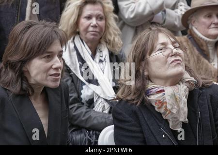 Paris, Frankreich. 10. März 2016. Charlotte Gainsbourg, Jane Birkin, nehmen an der Zeremonie der Gedenktafel zu Ehren von Serge Gainsbourg Teil Stockfoto