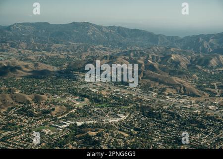 Aerial of Suburban Cull-de-sacs in der Stevenson Ranch Gemeinde von Los Angeles County Kalifornien. Hochwertiges Foto Stockfoto