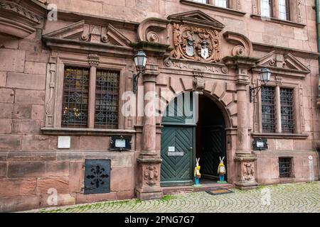 Roter Sandstein, altes Rathaus, historische Altstadt, Gernsbach, nördlicher Schwarzwald, Baden-Württemberg, Deutschland Stockfoto