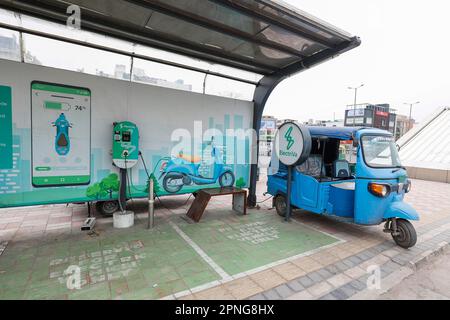 Ladestation für Elektroautos in South Extension II, Delhi, Indien Stockfoto