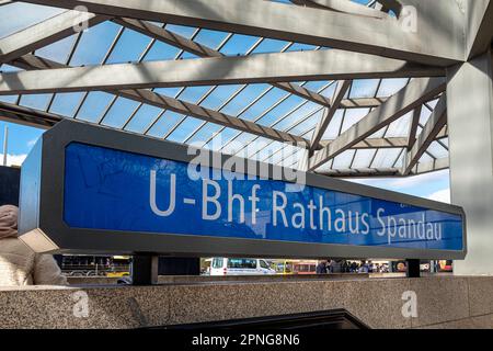 U Bahnhof Rathaus Spandau, Berlin, Deutschland Stockfoto