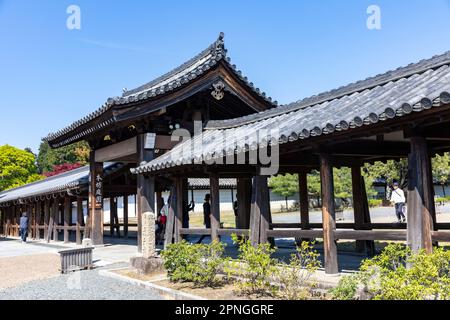 Kyoto Japan 2023. April, großer Zen-Tempel Tofuku-ji-Tempel ein buddhistischer japanischer Tempel, einer der fünf großen Tempel von Kyoto, Japan Stockfoto