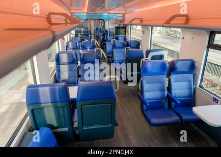 ROTTERDAM - Intercity New Generation (ICNG) im Zentrum von Rotterdam. Der Zug, der auch für die Hochgeschwindigkeitsstrecke und die belgische Bahn geeignet ist, erlebte seinen ersten Probelauf auf der Strecke Amsterdam-Rotterdam. Anp MARCO DE SWART niederlande raus - belgien raus Stockfoto