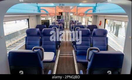 ROTTERDAM - Intercity New Generation (ICNG) im Zentrum von Rotterdam. Der Zug, der auch für die Hochgeschwindigkeitsstrecke und die belgische Bahn geeignet ist, erlebte seinen ersten Probelauf auf der Strecke Amsterdam-Rotterdam. Anp MARCO DE SWART niederlande raus - belgien raus Stockfoto