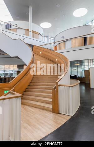 Moderne, flexible Architektur und konsequenter Einsatz von digitalen Medien machen das Orestad Gymnasium in Kopenhagen zum weltweiten Vorbild fŸr Schu Stockfoto