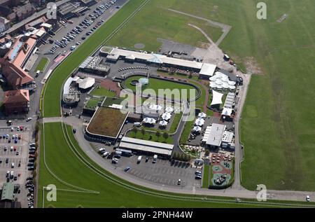 Luftaufnahme des zentralen Teils von Chester Racecourse, Chester, Cheshire, Großbritannien Stockfoto