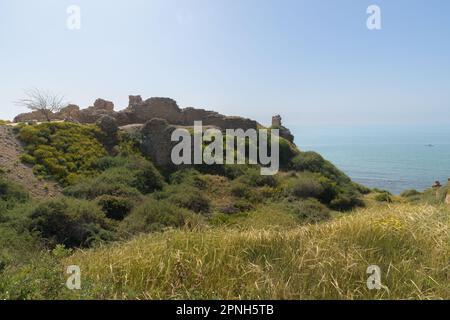 Überreste der Kreuzritter-Burg in der antiken Stadt Apollonia (Tel Arsuf) an der Mittelmeerküste von Herzliya, Apollonia-Nationalpark, HaSha Stockfoto