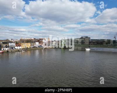 Hammersmith-Hängebrücke West London UK Drohne aus der Vogelperspektive Stockfoto