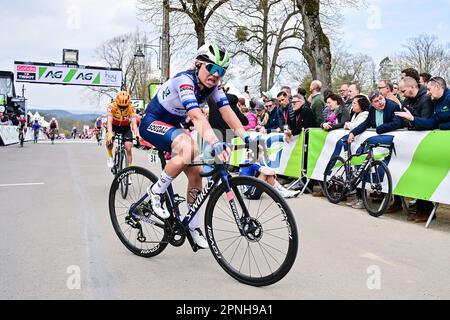 Huy, Belgien. 19. April 2023. Die belgische Justine Ghekiere wurde nach dem Frauenrennen „La Fleche Wallonne“, einem eintägigen Radrennen (Waalse Pijl - Wallonischer Pfeil), 127, 3 km von Huy nach Huy, Mittwoch, 19. April 2023, fotografiert. BELGA PHOTO DIRK WAEM Credit: Belga News Agency/Alamy Live News Stockfoto