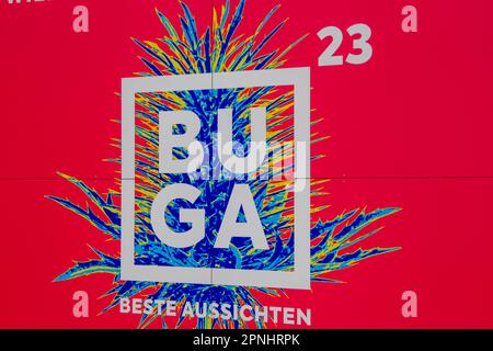 BUGA (Federal Horticultural Show) Mannheim 2023: BUGA-Logo vor dem Haupteingang im Luisenpark (Mannheim, Deutschland, 19. April 2023) Stockfoto