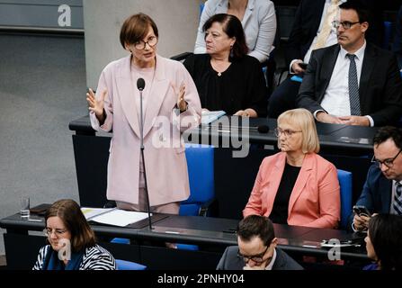 Berlin, Deutschland. 19. April 2023. Bettina stark-Watzinger, Bundesministerin für Bildung und Forschung, nahm an einer Regierungsbefragung im Deutschen Bundestag in Berlin Teil. 04/19/2023. Kredit: dpa/Alamy Live News Stockfoto