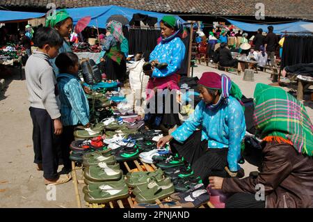 Dong Van Wochenmarkt. Ha Giang, Vietnam Stockfoto