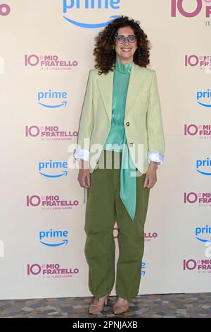 Rom, Italien. 19. April 2023. Teresa Mannino besucht die Fotokonferenz des Prime Video-Films „IO e mio fratello“ im Space Moderno Kino. Kredit: SOPA Images Limited/Alamy Live News Stockfoto