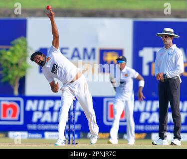 Galle, Sri Lanka. 17. April 2023 Sri Lankas Prabath Jayasuriya bowlt während des 2. Tages des 1. Cricket-Tests zwischen Sri Lanka und Irland Stockfoto