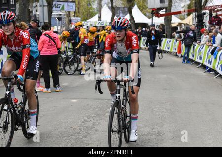 Huy, Belgien. 19. April 2023. Belgische Fauve Bastiaenssen von Lotto Dstny Ladies, abgebildet nach dem Frauenrennen „La Fleche Wallonne“, einem eintägigen Radrennen (Waalse Pijl - Wallonischer Pfeil), 127, 3 km von Huy nach Huy, Mittwoch, 19. April 2023. BELGA FOTO GOYVAERTS Kredit: Belga News Agency/Alamy Live News Stockfoto