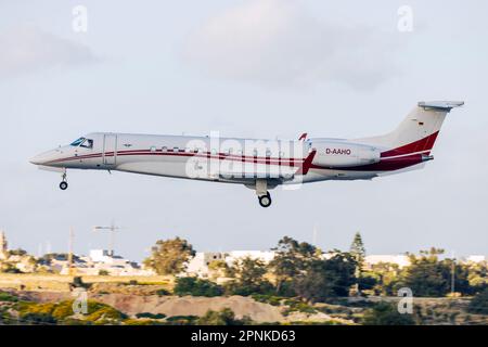 Air Hamburg Embraer EMB-135BJ Legacy 650 (REG: D-AAHO) Finale auf der Landebahn 31. Stockfoto