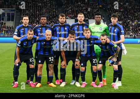 Mailand, Italien. 19. April 2023. Mailand, Italien, April 19. 2023: TeamPhoto von Inter vor dem Viertelfinale der UEFA Champions League zwischen Inter und Benfica im Stadio San Siro in Mailand, Italien. (Daniela Porcelli/SPP) Kredit: SPP Sport Press Photo. Alamy Live News Stockfoto