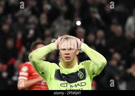 München, Deutschland. 19. April 2023. Fußball: Champions League, Bayern München - Manchester City, K.o.-Runde, Viertelfinale, zweite Etappe in der Allianz Arena, Erling Haaland von Manchester City reagiert während des Spiels. Kredit: Sven Hoppe/dpa/Alamy Live News Stockfoto