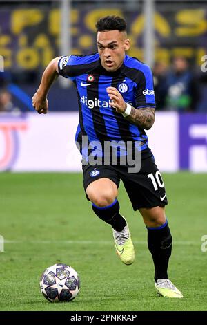 Mailand, Italien. 19. April 2023. Lautaro Martinez vom FC Internazionale in Aktion während des Champions League-Fußballspiels zwischen FC Internazionale und SL Benfica im Stadion San Siro in Mailand (Italien), 19. April 2023. Kredit: Insidefoto di andrea staccioli/Alamy Live News Stockfoto
