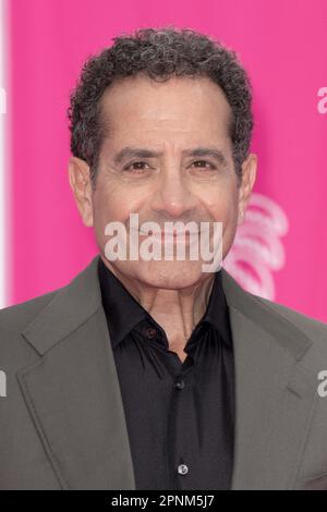 Cannes, Frankreich. 20. April 2023. Tony Shalhoub nimmt an der Abschlusszeremonie während des Canneseries International Festival 6. am 19. April 2023 in Cannes, Frankreich, Teil. Foto: David Niviere/ABACAPRESS.COM Kredit: Abaca Press/Alamy Live News Stockfoto