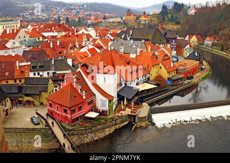 Ceske Krumlov, eine historische mittelalterliche Stadt in der tschechischen Region Südböhmen, wurde 1999 zum UNESCO-Weltkulturerbe erklärt. Stockfoto