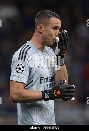 Mailand, Italien. 19. April 2023. Odysseas Vlachodimos von SL Benfica reagiert während des UEFA Champions League-Spiels in Giuseppe Meazza, Mailand. Der Bildausdruck sollte lauten: Jonathan Moscrop/Sportimage Credit: Sportimage/Alamy Live News Stockfoto