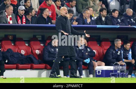 München, Deutschland. 19. April 2023. firo : 04/19/2023, Fußball, Champions League, Staffel 2022/2023, Viertelfinale zweite Etappe, FC Bayern München - Manchester City 1:1 City Coach Pep Guardiola, Geste, Geste, Credit: dpa/Alamy Live News Stockfoto