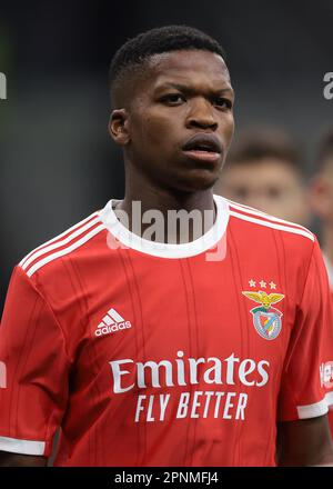 Mailand, Italien. 19. April 2023. Florentino von SL Benfica schaut während des UEFA Champions League-Spiels in Giuseppe Meazza, Mailand, zu. Der Bildausdruck sollte lauten: Jonathan Moscrop/Sportimage Credit: Sportimage/Alamy Live News Stockfoto