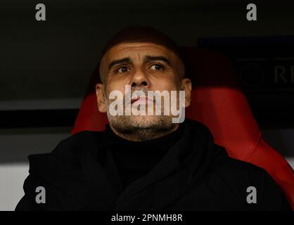 München, Deutschland. 19. April 2023. Der Cheftrainer Josep Guardiola von Manchester City wird am 19. April 2023 vor dem Viertelfinale der UEFA Champions League zwischen Bayern München und Manchester City in München gesehen. Kredit: Philippe Ruiz/Xinhua/Alamy Live News Stockfoto