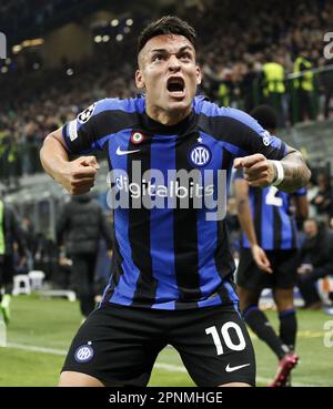 Mailand, Italien. 19. April 2023. Lautaro Martinez vom FC Inter feiert sein Tor beim Viertelfinale der UEFA Champions League auf der zweiten Etappe zwischen FC Inter und Benfica am 19. April 2023 in Mailand, Italien. Kredit: Str/Xinhua/Alamy Live News Stockfoto