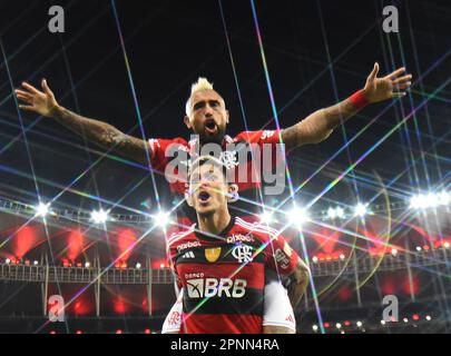 Flamengo-Spieler Pedro feiert sein erstes Tor bei einem Copa Libertadores-Fußballspiel zwischen Flamengo und Ñublense im Maracanã-Stadion in Rio de Janeiro, Brasilien, am 19. April 2023.Flamengo-Spieler Pedro feiert während eines Copa Libertadores-Fußballspiels zwischen Flamengo und Ñublense im Maracanã-Stadion in Rio de Janeiro, Brasilien, 19. April 2023 Stockfoto