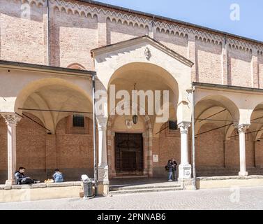 Padua, Italien. April 2023. Außenansicht der Kirche Santa Maria dei Servi im Stadtzentrum Stockfoto