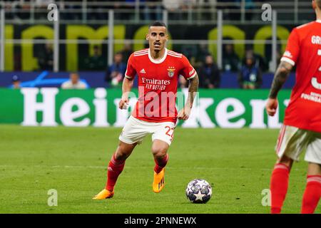 Mailand, Italien - 19. April 2023 Chiquinho (SL Benfica) während der UEFA Champions League, Viertelfinale, 2.-teiliges Fußballspiel zwischen FC Internazionale und SL Benfica am 19. April 2023 im Giuseppe Meazza Stadion in Mailand, Italien - Photo Luca Rossini / E-Mage Stockfoto