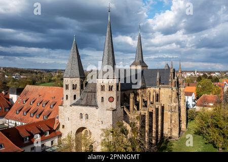 St. Peter's Collegiate Church, eines der wichtigsten frühen gotischen Gebäude in Deutschland, Außenansicht, Drohnenfoto, Bad Wimpfen Stockfoto