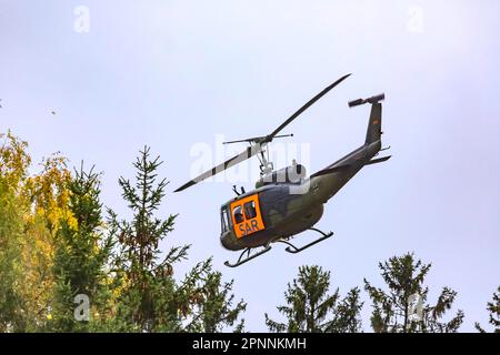 SAR-Helikopter vom Typ Bell UH-1D der Deutschen Streitkräfte, BWTEX-Übung auf dem militärischen Trainingsgelände, Stetten am kalten Markt Stockfoto