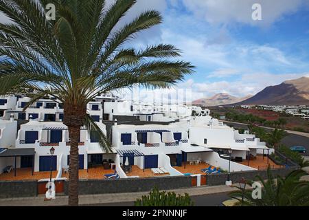 Hotel- und Apartmentkomplex in Lanzarote, Ferienunterkünfte, Las Coloradas, Playa Blanca, Lanzarote Island, Kanarische Inseln, Kanarische Inseln, Spanien Stockfoto