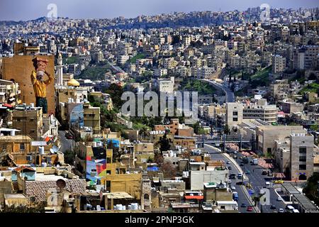 Stadtpanorama vom römischen Theater, Amman, Königreich Jordanien, Panoramablick auf Amman von einem der Hügel rund um die Stadt Amman, Stockfoto