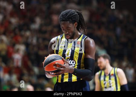 Belgrad, Serbien, 13. April 2023. Johnathan Motley von Fenerbahce Beko Istanbul reagiert während des EuroLeague-Spiels der Turkish Airlines 2022/2023 zwischen Crvena Zvezda mts Belgrad und Fenerbahce Beko Istanbul in der Halle Aleksandar Nikolic in Belgrad, Serbien. 13. April 2023. Kredit: Nikola Krstic/Alamy Stockfoto