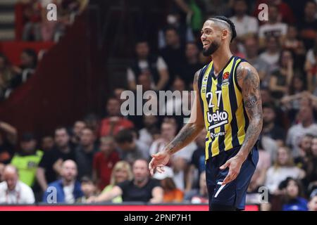 Belgrad, Serbien, 13. April 2023. Tyler Dorsey von Fenerbahce Beko Istanbul reagiert während des EuroLeague-Spiels der Turkish Airlines 2022/2023 zwischen Crvena Zvezda mts Belgrad und Fenerbahce Beko Istanbul in der Aleksandar Nikolic Halle in Belgrad, Serbien. 13. April 2023. Kredit: Nikola Krstic/Alamy Stockfoto