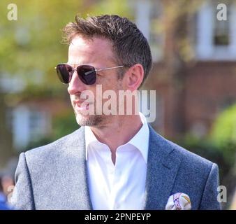 London, Großbritannien. Donnerstag, 20. April 2023. Jenson Button stellt seinen „Coachbuilt“-Whiskey auf der Veranstaltung „Salon Privé“ im Royal Hospital Chelsea, London, vor. Kredit: Graham Mitchell/Alamy Live News Stockfoto