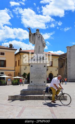 Norcia (Italien) - das historische Zentrum von Norcia, ein kleines mittelalterliches Dorf unter den Sibillini-Bergen, das kürzlich von einem starken Erdbeben verwüstet wurde Stockfoto